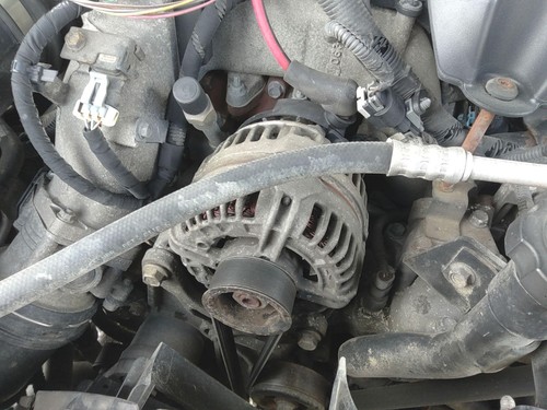 09 GMC SIERRA 2500 Alternator - Picture 2 of 2