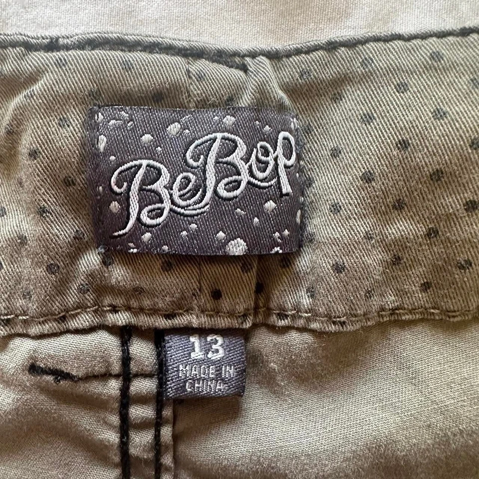 Pantalones Cortos BeBop Años 2000 Y2K Caqui con Lunares Negros Talla 13 Indie Twee Downtown Girl Foto 2 de 4