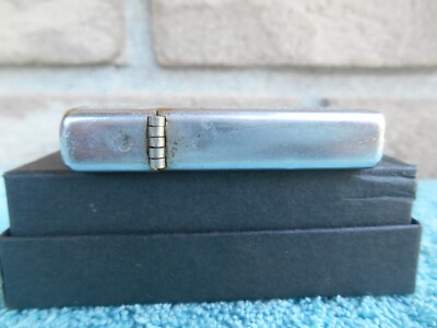 VINTAGE ZIPPO SLIM 1975 CHROME VENETIAN CIGARETTE LIGHTER
