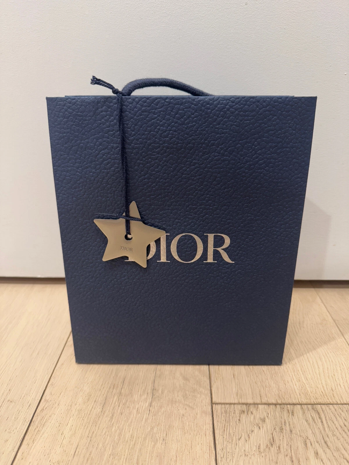 Dior Authentique petit sac shopping cadeau luxe 8