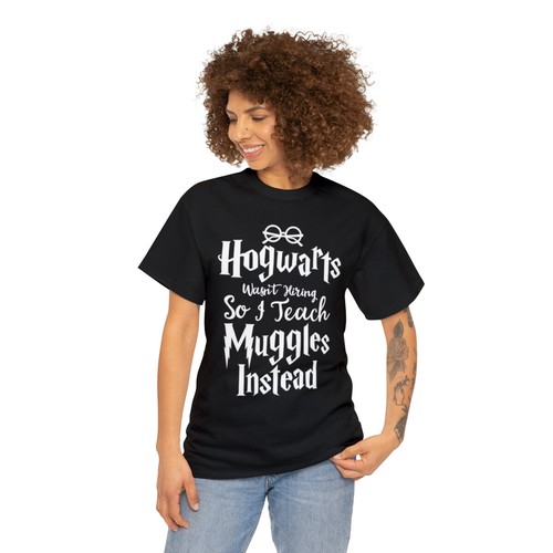 School of Wizardry | I Teach Muggles | Unisex | Algodón pesado | Camiseta - Imagen 10 de 26