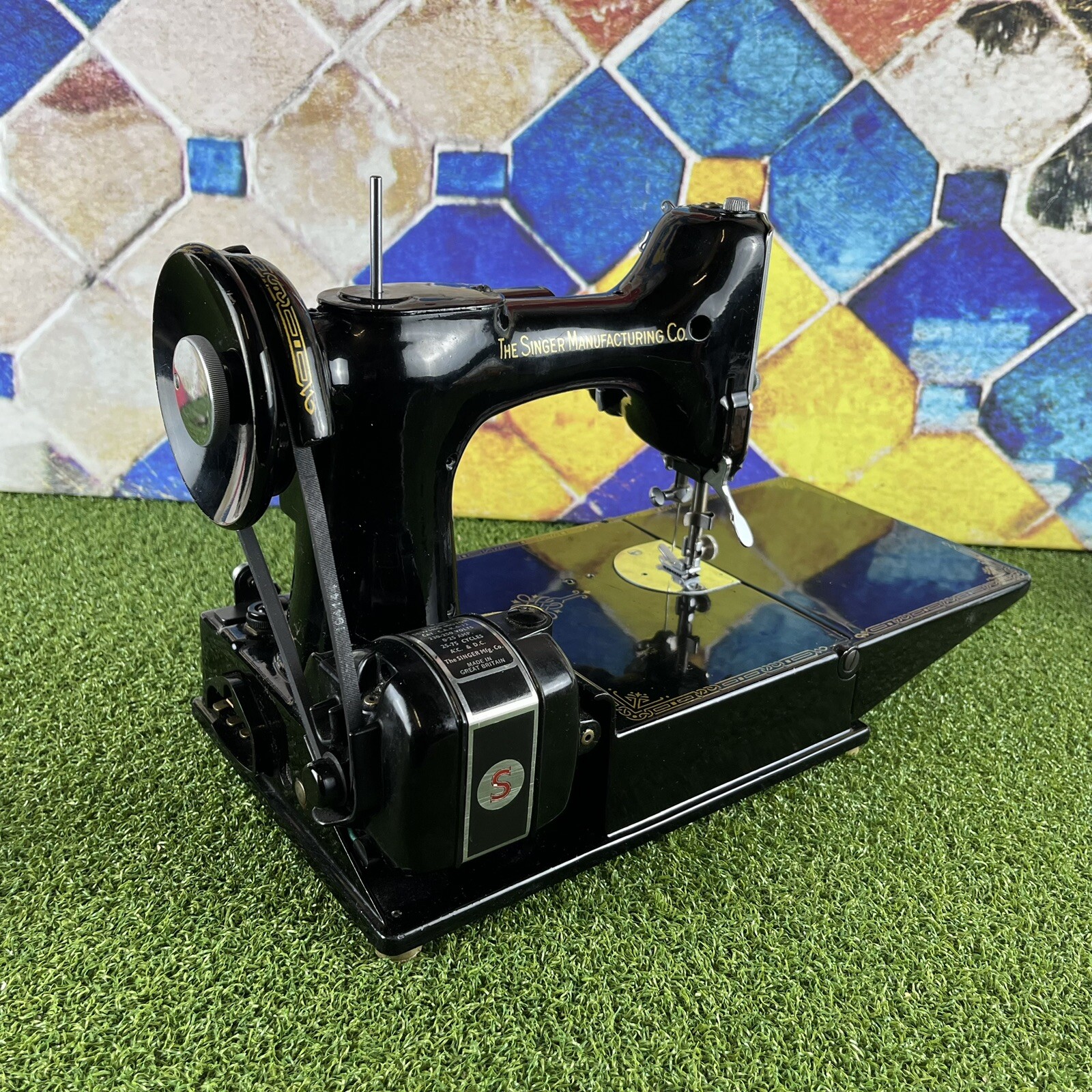 VINTAGE SINGER 221K FEATHERWEIGHT SEWING MACHINE * SPARES / REPAIRS