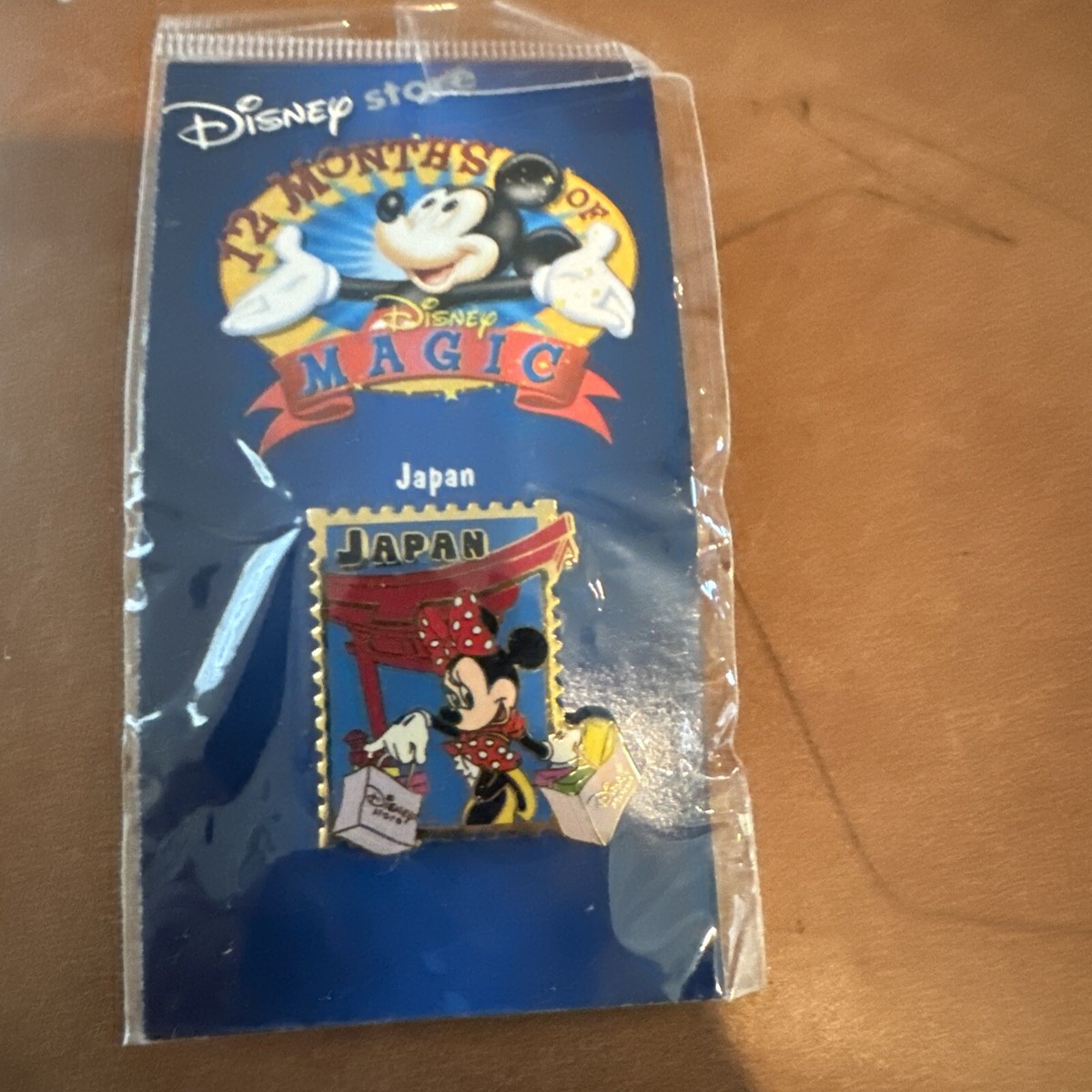ディズニー　マンスリープレート Disney Store DS USA 12 Months of Magic Country Stamp Japan Minnie