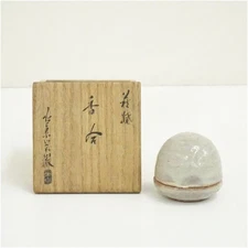 Hagi-yaki, Eitetsu Morishige, incense container (with a wooden box), tea