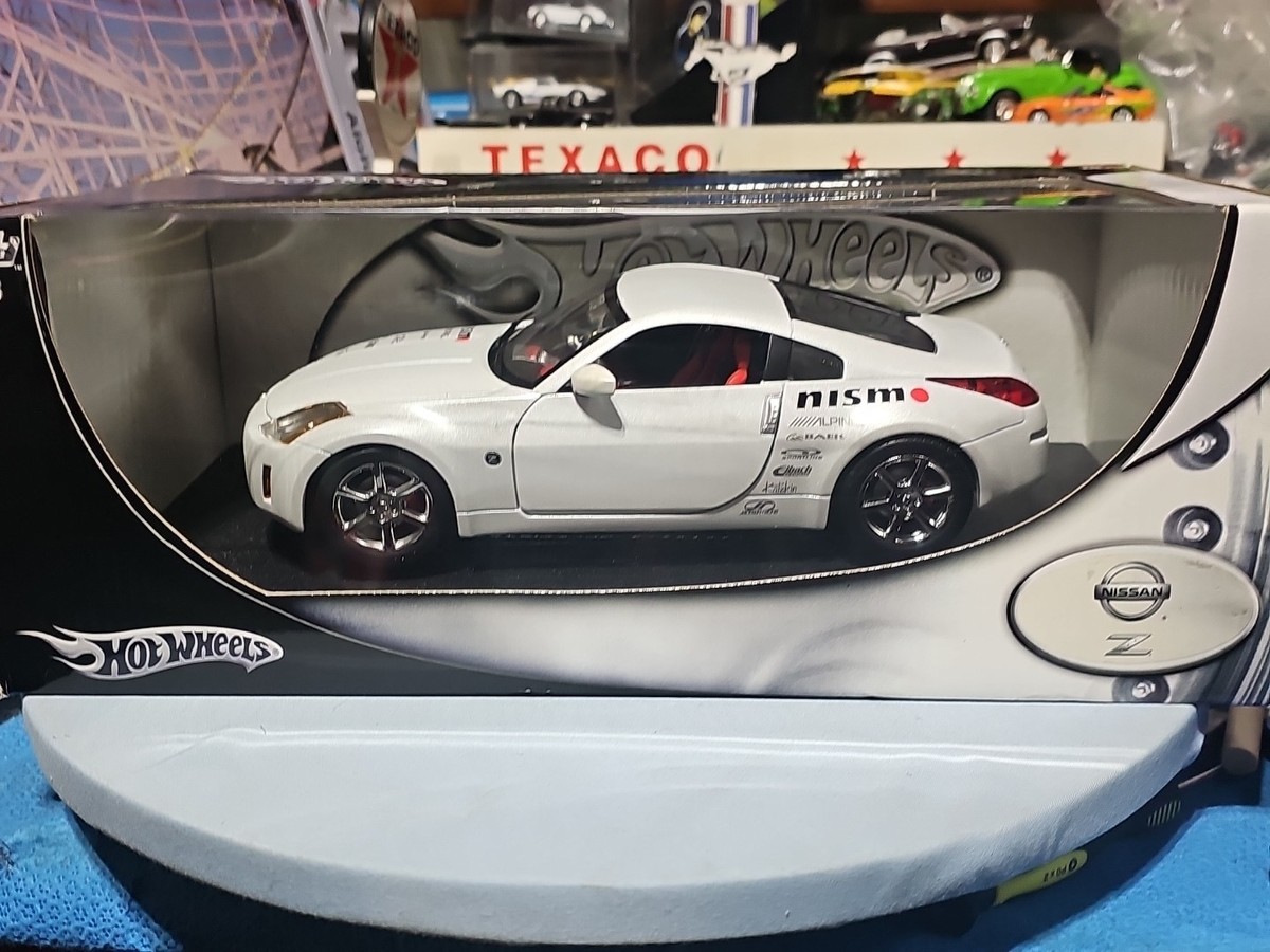 VINTAGE Hot Wheels Nissan 350Z Metal Collection White NISMO