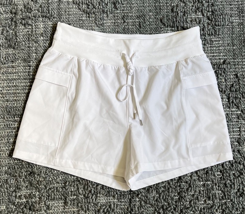 Calia White Shorts Size Medium