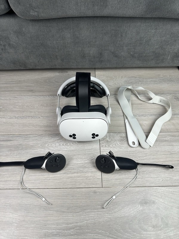 Meta Quest 3S VR Headset + KIWI design Comfort Strap & Full Accessory Bundle