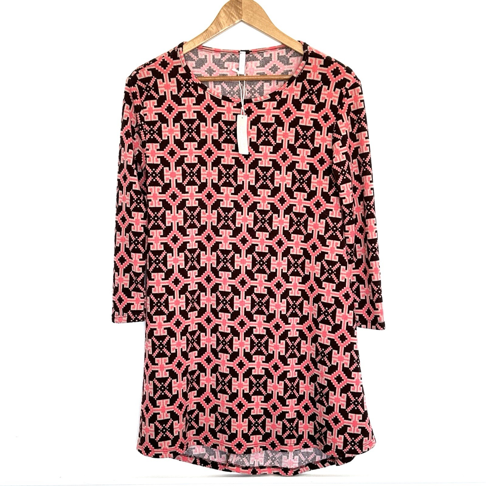 NWT Pink Blush Tunic Women’s Small Geometric 3/4 Sleeve Round Neck Pullover Top