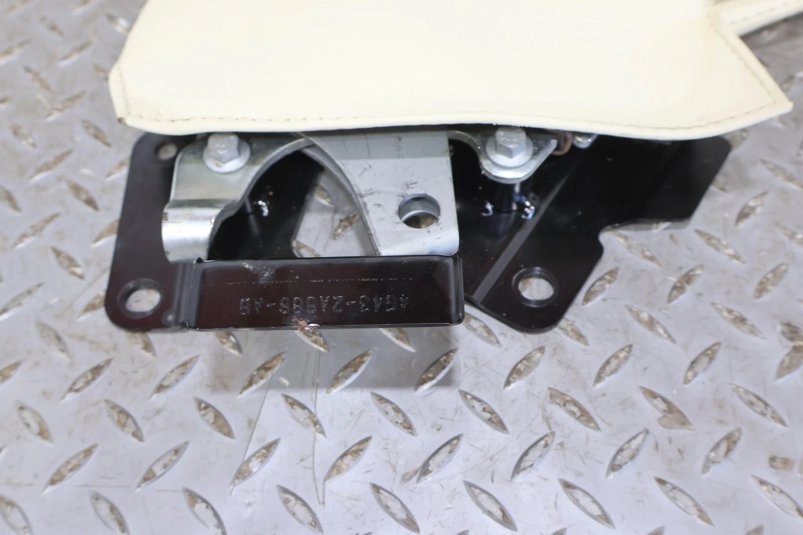 Aston Martin V8 Vantage 2009 Parking brake lever Cream