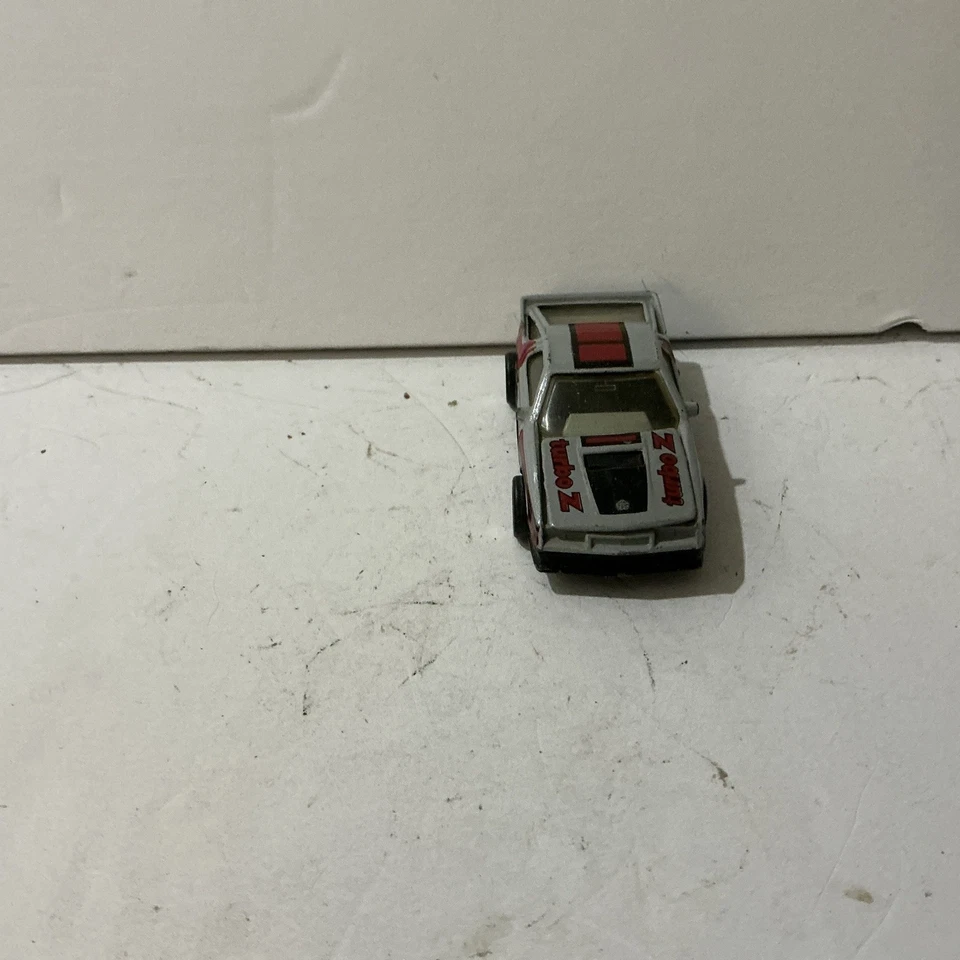 Matchbox 1984 Dodge Daytona Turbo Z масштаб 1/64 литая игрушечная машина б/у/отдельная - Изображение 3 из 4