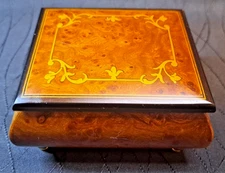 1990s Sorrento Italy Burl Wood Inlay Music Box San Francisco Music Box Co
