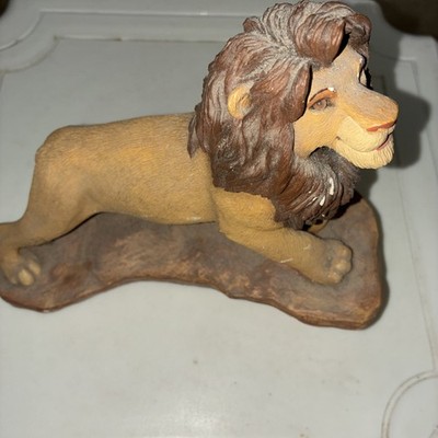 Lion King - Adult Simba Figurine - Sandicast - LK01 - 8 Inches Long