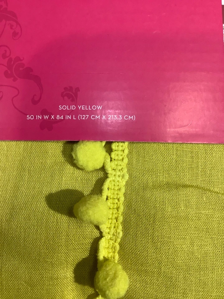 Painel cortina janela bloqueio luz Xhilaration (2) 50 x 84 amarelo com pompons - Imagem 3 de 4