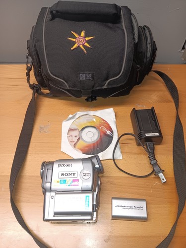 SONY DVX-801 Mini Camcorder W/ Charger Battery Manual Software CD & Carry Bag