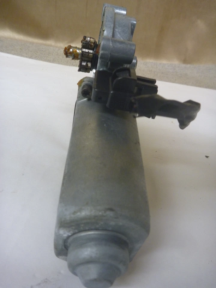 Motor ventana delantero izquierdo/trasero derecho Deville, Sevilla, Eldorado, Fleetwood 1992-02 Foto 4 de 4