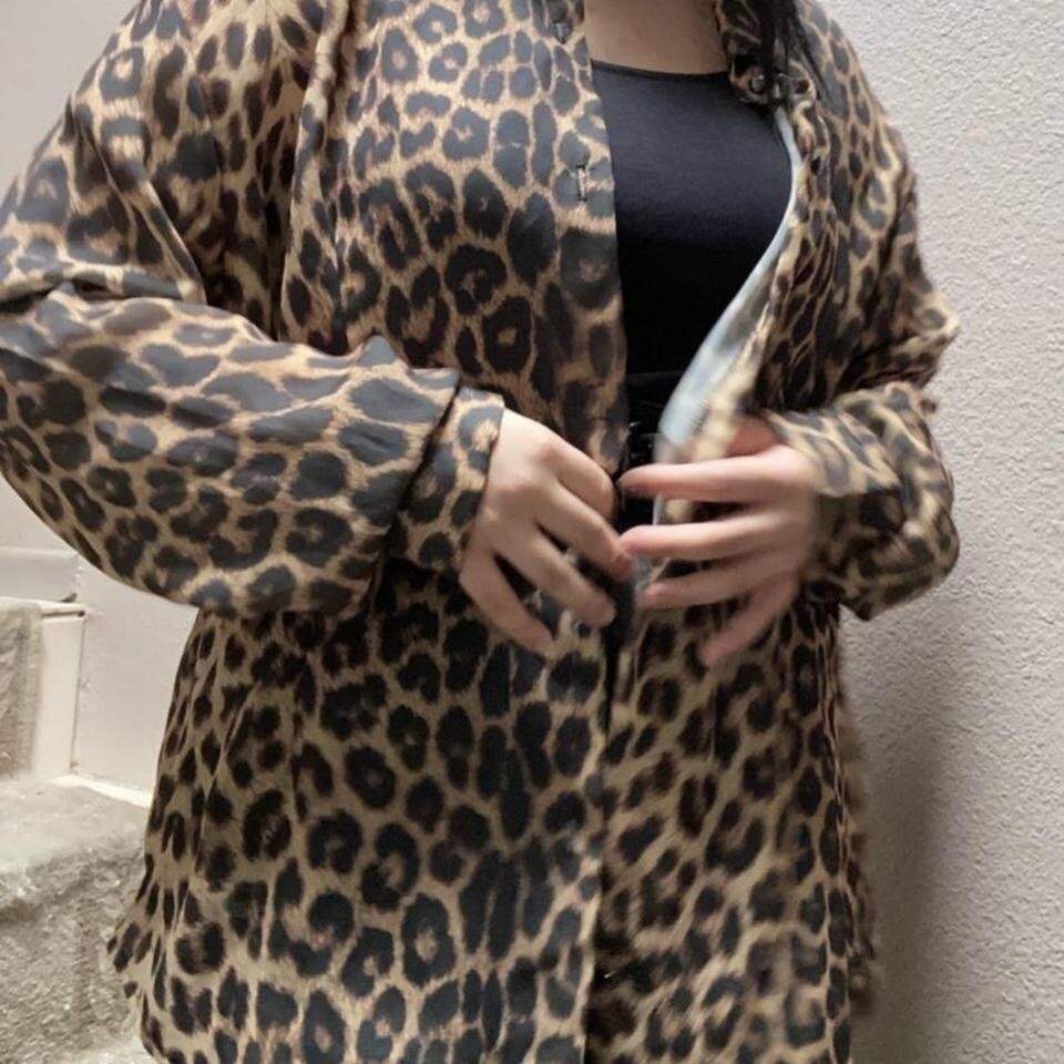 cheetah print button blouse, missing a button, Br… - image 1