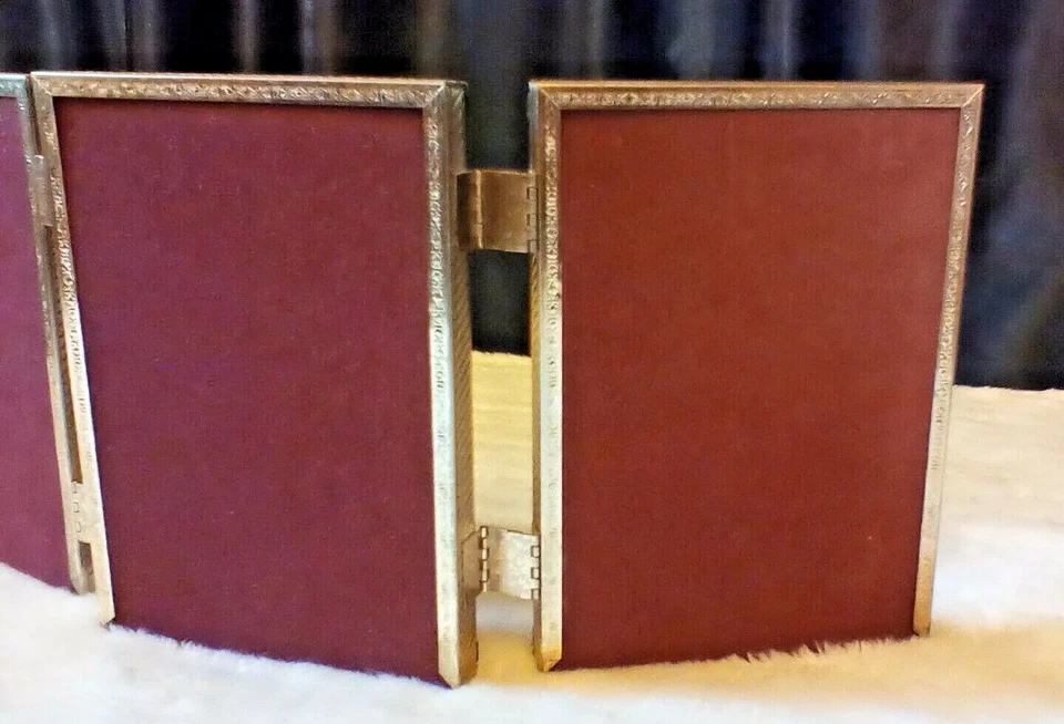 MARCO CON BISAGRAS PLEGADO TRIPLE DE METAL PLATEADO VINTAGE 5" X 7" MCM Foto 3 de 4