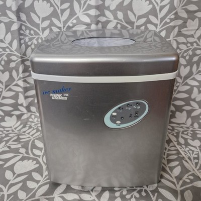 Retro Think Gizmos TG20 Eiswürfelbereiter in Silber