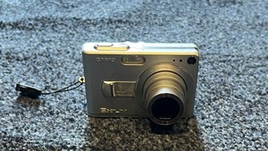 Casio EXILIM Zoom EX-Z40 - 4.0 MP Digital Camera + Cradle & Power Supply & USB