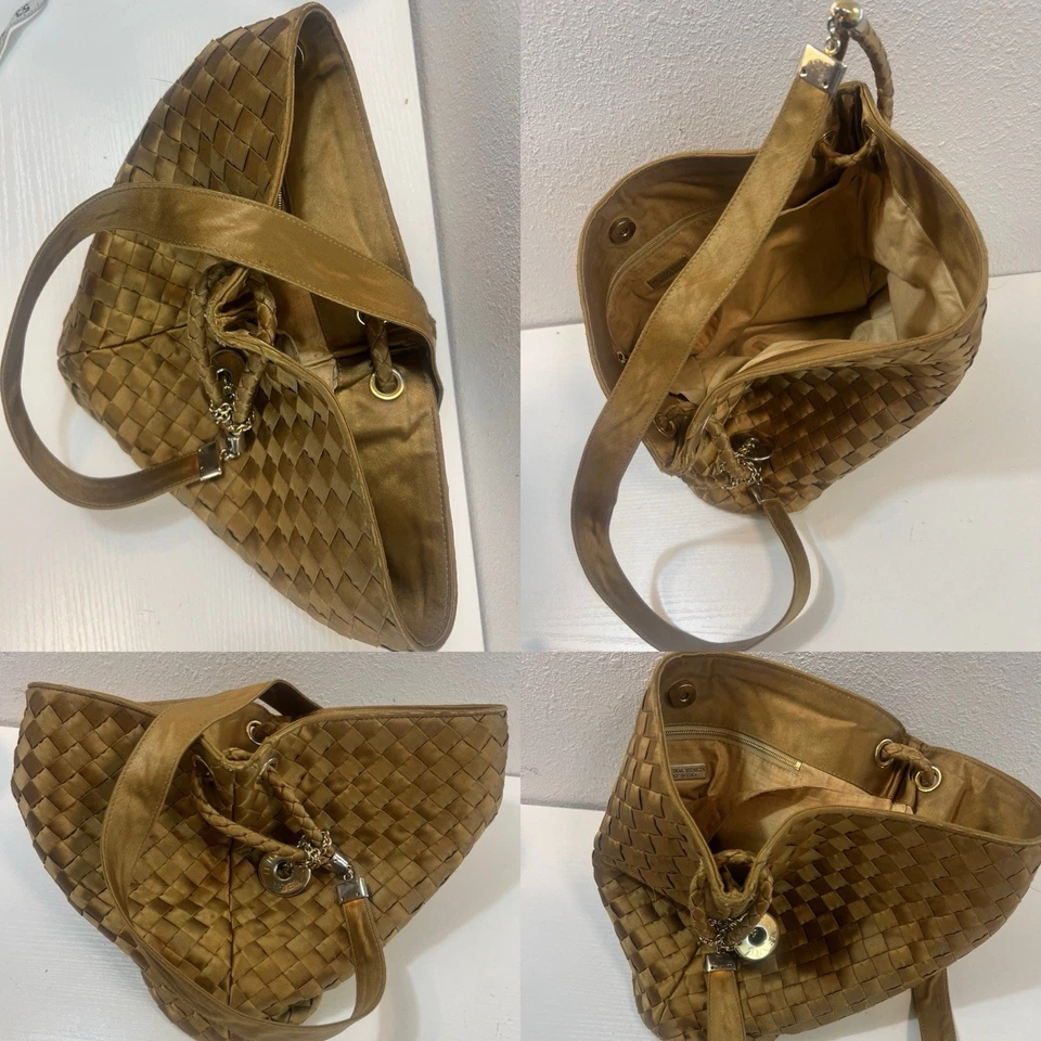 Bolso Hobo Bottega Veneta Bronce Tejido Satén Boho Bolso de Mano Dorado Logo Herrajes Dije Foto 3 de 4