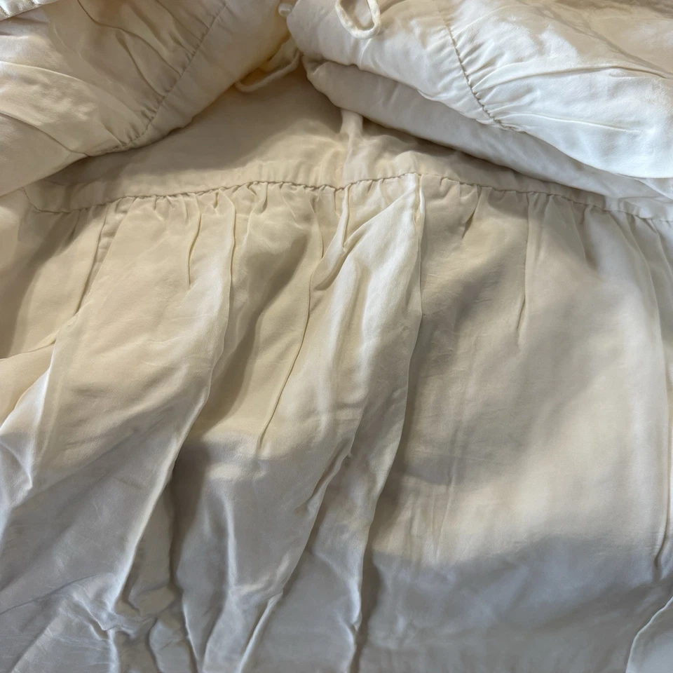 Chaqueta de cama de hospital acolchada M* vintage años 60 marfil corbata frontal satinado forrada modesta Foto 3 de 4