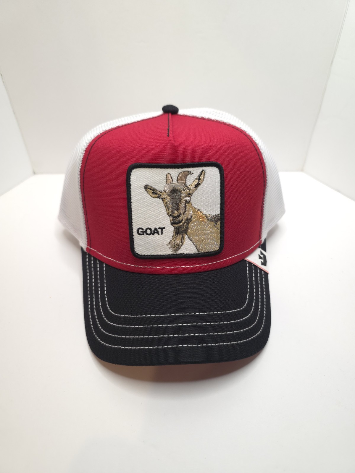Sombrero Goorin Bros The Farm Goat Trucker My Butter Rojo Blanco Negro Snapback NUEVO