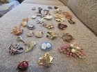 Vintage Brooch Lot Of 30 Mix Of Crown Trifari, Sarah Covington Costume Jewelry