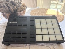 Native Instruments MASCHINE MIKRO MK3 Drum Controller