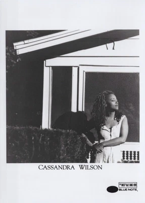 Photographie De Cassandra Wilson Originale Noir Et Blanc Promotion Circa 1990 - Photo 1/4