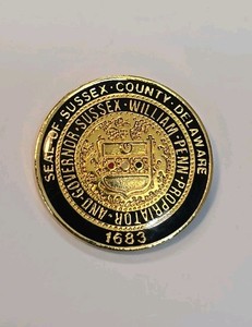 Sussex County Delaware Souvenir Lapel Pin Great Seal Black & Gold Colors