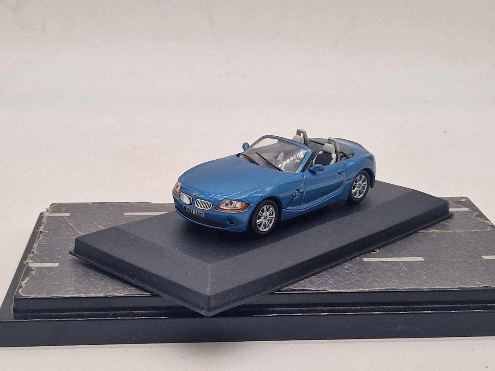 BMW Z4 cabriolet aperta - De Agostini - Scala 1/43