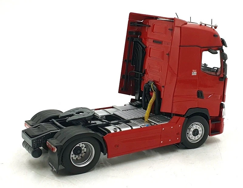 Marge Models 1/32 Scale 2205-03 - Renault T 4x2 Truck - Red - Image 2 of 4