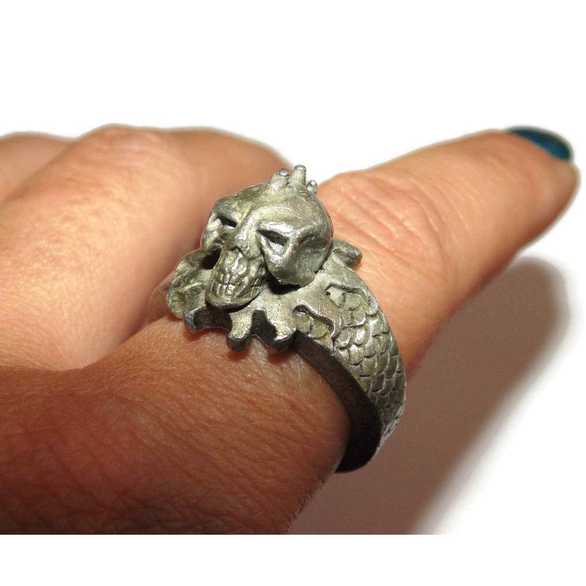 Mens Vintage Estate Massive Heavy Pewter Skull Rocker Biker Ring Mens Vintage Estate Massive Heavy Pewter Skull Rocker Biker Ring