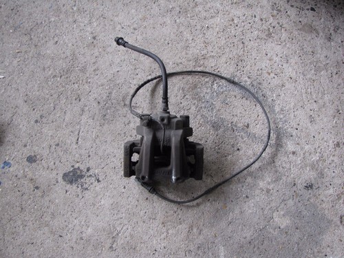 BMW 1er F20 F21 Bremssattel mit Träger 11/290 hinten rechts 6850852