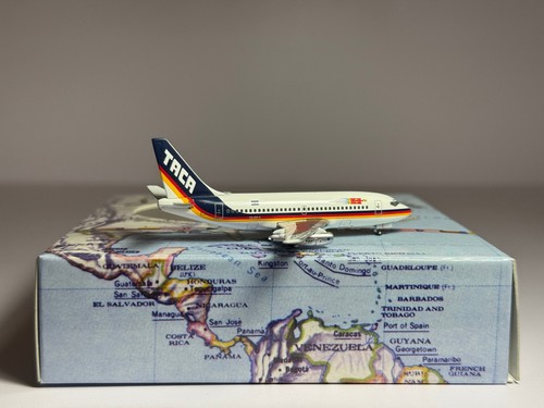 Aeroclassics 1:400 TACA El Salvador Boeing 737-2K9 YS-08-C 1980s colors ACYS08C - Picture 2 of 2