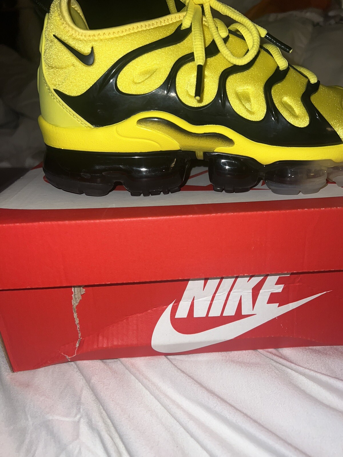 vapormax plus bumblebee