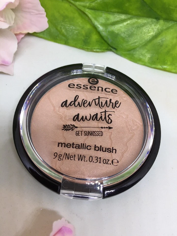 essence Adventure Awaits Metallic Blush Puder Rouge 02 say hi to the world! 9 g - Bild 3 von 4