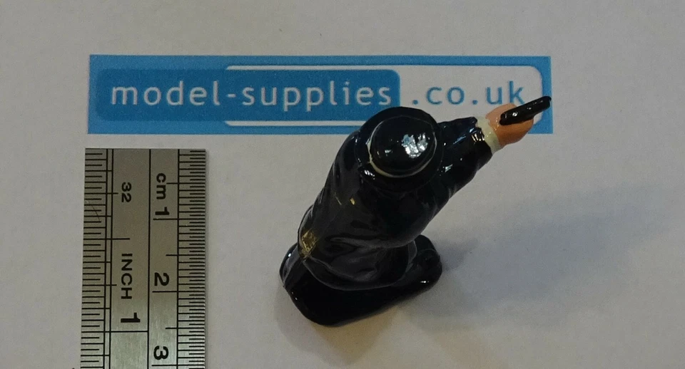 Corgi 290 Kojak's Buick Reproduction Plastic Painted Kojak Figure - Image 3 of 3