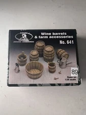 ROYAL MODEL 641 Wine Barrels & Farm Accessories 1:35 Scale Resin Kit 