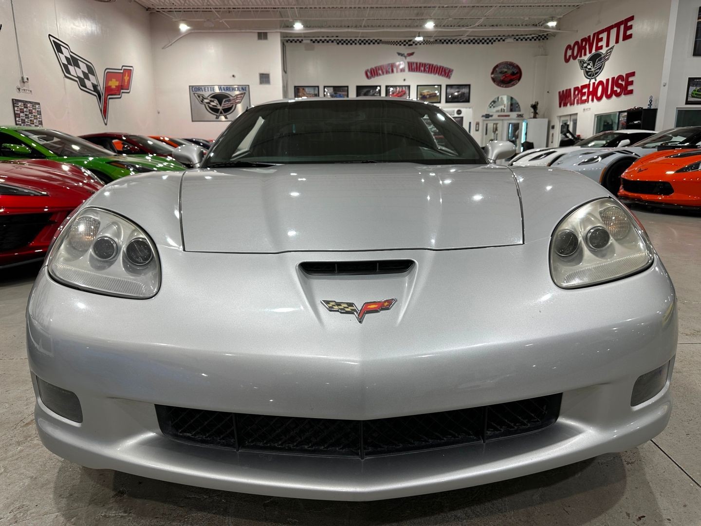 2010 [17U] Blade Silver Metallic Chevrolet Corvette   | C6 Corvette Photo 8