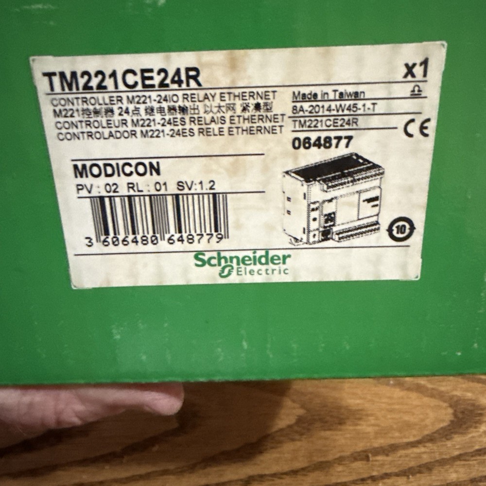 1PC Schneider Electric TM221CE24R PLC Controller M221-24IO Relay Ethernet 1PC Schneider Electric TM221CE24R PLC Controller M221-24IO Relay Ethernet