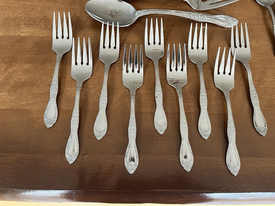 Lote de 45 cubiertos florales vintage MCM Northland acero inoxidable Corea Foto 2 de 4