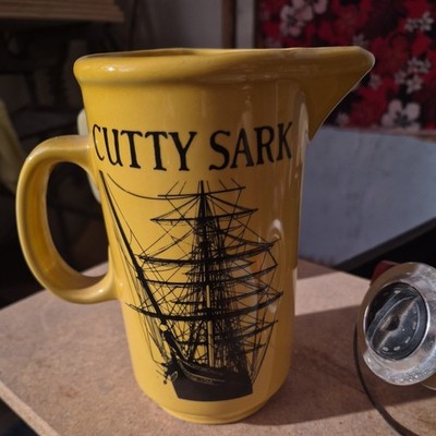 VTG CUTTY SARK Yellow Bar Ship Pitcher Scotch Whiskey Buckingham Scotland 6.75''