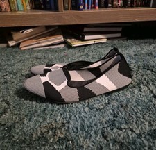 SKECHERS Cleo Wham 48487 Black  White Geometric Ballet Flat Women  s Size 8