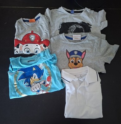 Jungen Kleidungspaket Gr. 122   4 T-Shirts & 1 Tank Top (Paw Patrol, Sonic)