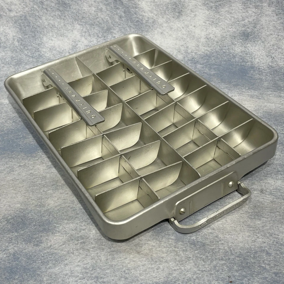 Винтажный Frigidaire 'Quickube' двойной лоток для льда алюминиевый лоток делает 28 кубиков льда - Изображение 2 из 4