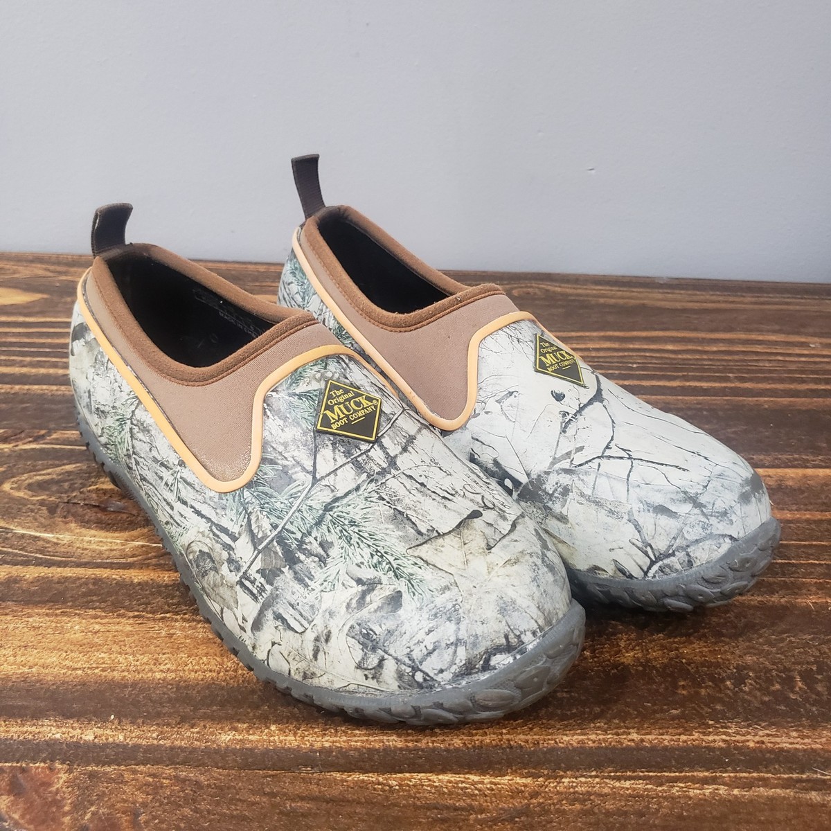 Muck Boot Company Low Cut Green Camo Waterproof Rain Clog  display picture 3