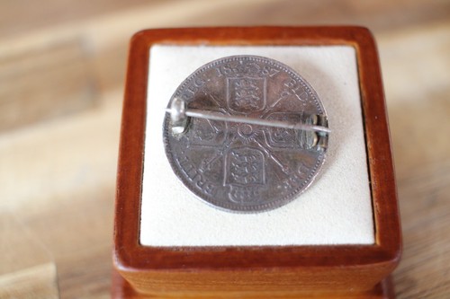 Moneda Doble Florín de Plata Reina Victoria Genuina 1887, VF Pin Inglés Victoriano - Imagen 6 de 12