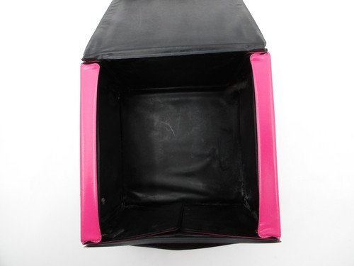 Vintage Twiggy Carousel Hot Pink Vinyl Wig or Lunch Box 1960s Art - Picture 7 of 8