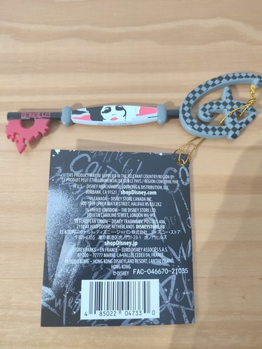 Disney Store Cruella Opening Ceremony Key BNWT 101 Dalmations - Foto 2 di 2